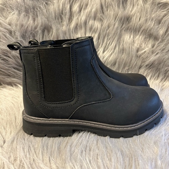 Wonder‎ Nation Black Chelsea Boots Boys Size 3 Slip On Side Zip Shoes - Picture 1 of 8